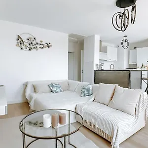 Appartement Type Industriel Dans Cadre Provençal, Sanary-sur-Mer