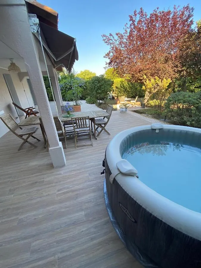 appartement rez de villa proche port et plages de Sanary 0*, Sanary-sur-Mer France